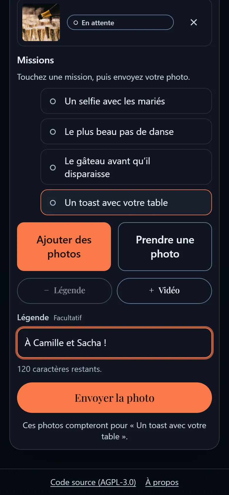 Téléphone d’un invité : écran d’envoi d’une photo, avec la liste des missions, une légende et le bouton « Envoyer la photo ».